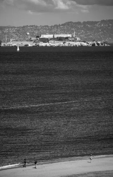 Uma Ilha Alcatraz Baía São Francisco Preto Branco — Fotografia de Stock
