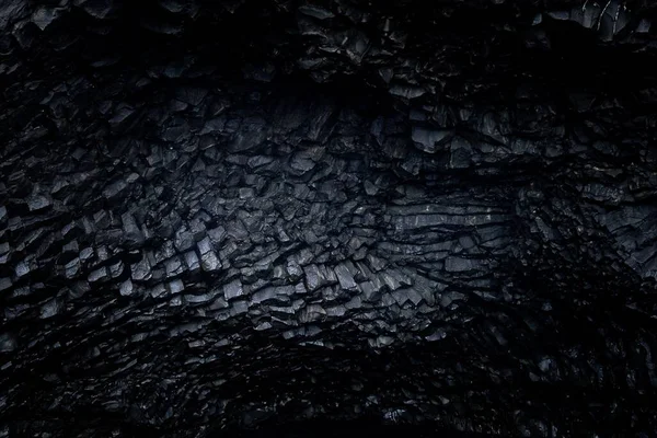 Detailní Záběr Černé Texturované Krásné Sopečné Lávy Skály Tmavém Mysu — Stock fotografie