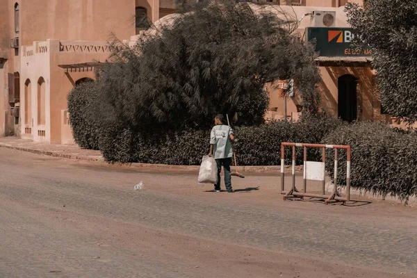 Один Робітник Збирає Відходи Єгипті Ель Гуна Північна Африка — стокове фото