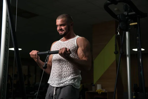 Een Portret Van Een Aantrekkelijk Fitnessmodel Dat Sportschool Traint — Stockfoto