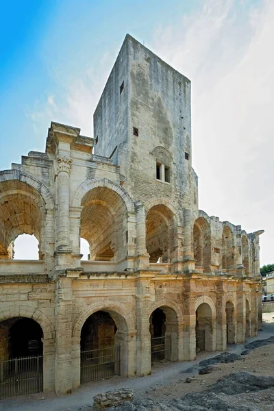 Eine Vertikale Aufnahme Der Ruinen Des Amphitheaters Von Arles Der — Stockfoto