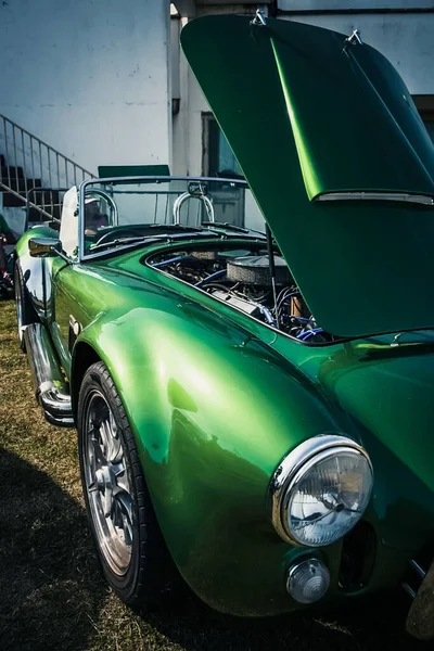 Een Close Van Een Groene Vintage Auto Tijdens Classic Car — Stockfoto