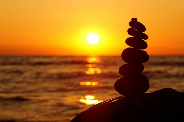 Крупним Планом Камені Zen Помаранчевому Фоні Заходу Сонця — стокове фото