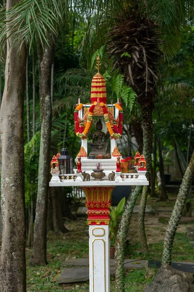 Plano Vertical Altar Budista Parque — Foto de Stock