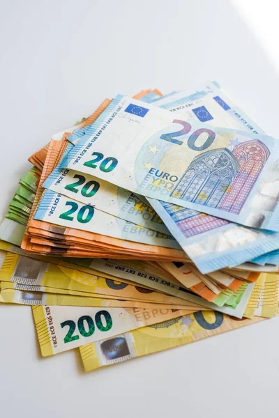 Close Notas Euro Sobre Uma Mesa Branca — Fotografia de Stock