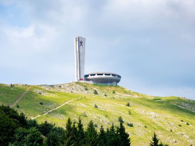 Bulgaristan 'ın Buzludzha Tepesindeki Bulgar Komünist Partisi Anıt Evi.