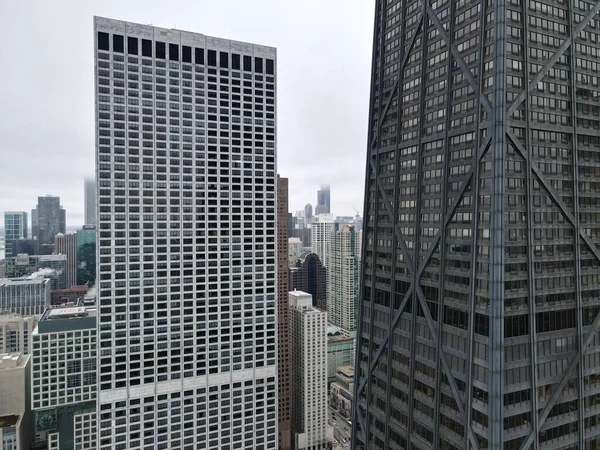 Letecký Pohled Moderně Navržené Mrakodrapy Chicagu Centrem Pozadí Zatažený Den — Stock fotografie