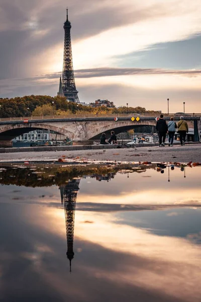 Paris Fransa Gün Batımında Ünlü Eyfel Kulesi — Stok fotoğraf