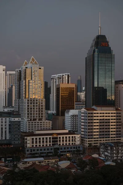 Eine Vertikale Aufnahme Moderner Gebäude Stadtzentrum Von Kuala Lumpur — Stockfoto