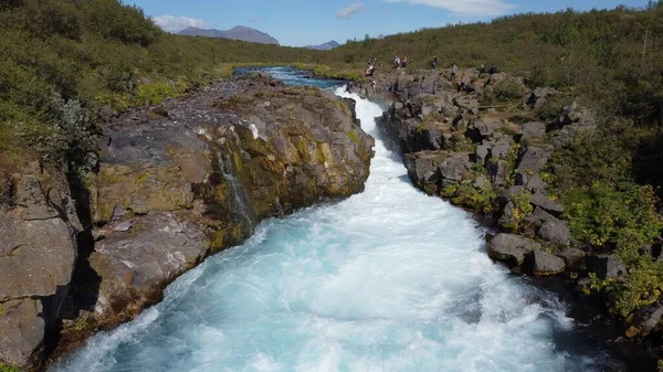 Uma Vista Panorâmica Cachoeira Hlauptungufoss Rio Bruara Dia Ensolarado Islândia — Fotografia de Stock