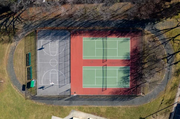 Una Vista Superior Los Campos Deportivos Para Tenis Baloncesto Día —  Fotos de Stock