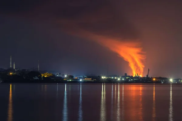 Φωτιά Δεξαμενή Καυσίμων Στον Κόλπο Του Matanzas Cuba — Φωτογραφία Αρχείου