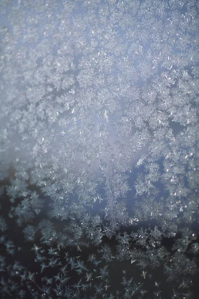 Eine Vertikale Nahaufnahme Von Details Auf Frost Auf Einem Autofenster — Stockfoto