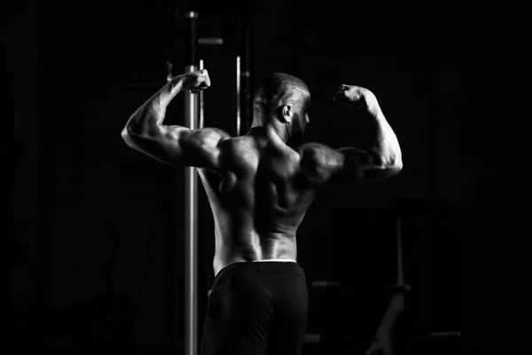 Grayscale Shot Healthy Young Caucasian Man Posing Gym Flexing His — Stock Photo, Image