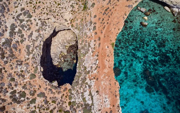 Een Drone Shot Van Ahrax Fallen Cave Coral Lagoon Mellieha — Stockfoto
