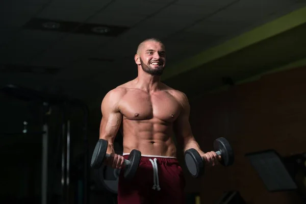 Kavkazský Dobře Vypadající Atraktivní Muž Cvičení Váha Činky Trénink Tělocvičně — Stock fotografie