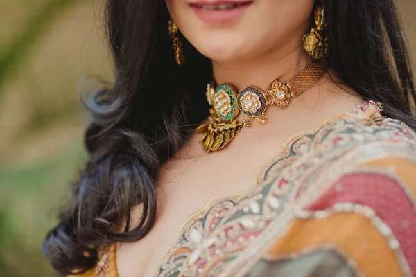 Fată Indiană Frumoasă Pregătește Pentru Nunta — Fotografie, imagine de stoc