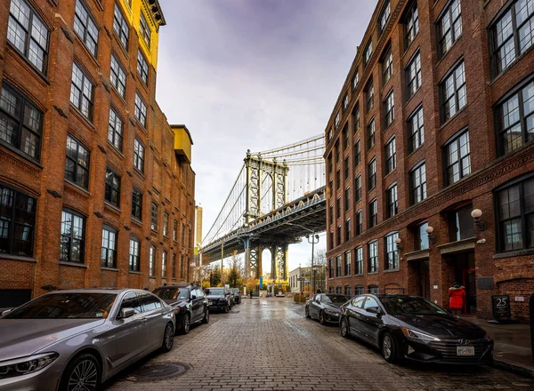 stock image A low-angle of Manhattan bridge view from Dumbo, Washington street