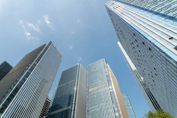 Modern Irodaházak Felhőkarcolók Alacsony Szöge Kék Ellen — Stock Fotó
