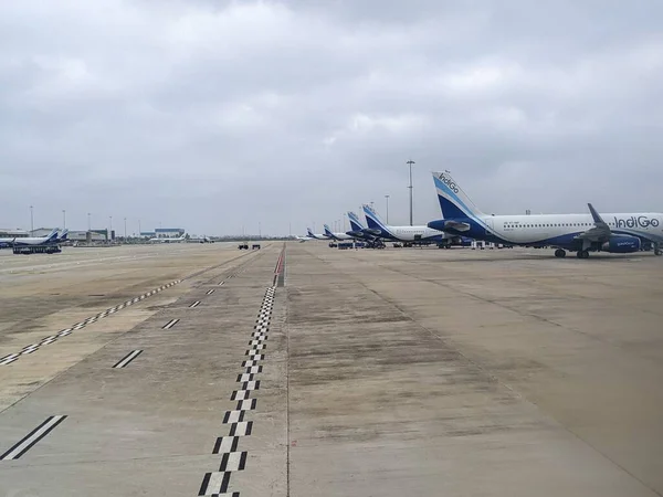 Літаки Indigo Терміналі Аеропорту Kempegowdainternational Bengaluru Індія — стокове фото
