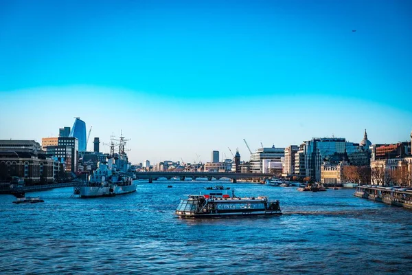 Чудовий Вид Річку Темзу Кораблі Лондоні Велика Британія — стокове фото