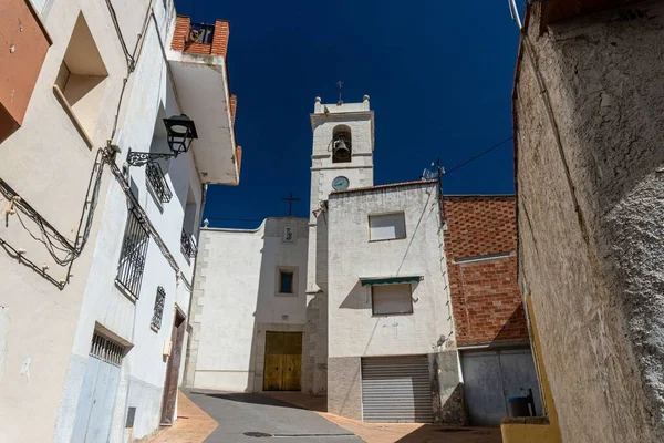 Een Witte Klokje Toren Gebouwen Gezien Vanuit Steeg Een Oude — Stockfoto