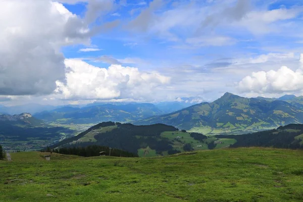 Eine Schöne Aufnahme Von Berglandschaften Österreich — Stockfoto