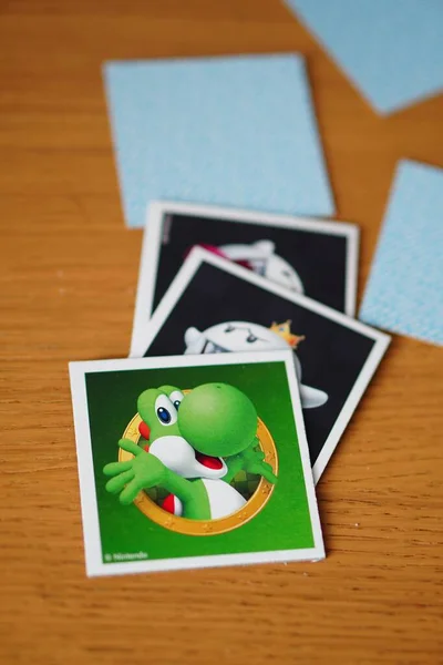 Tiro Vertical Cartas Jogo Memória Ravensburger Super Mario Mostrando Yoshi — Fotografia de Stock