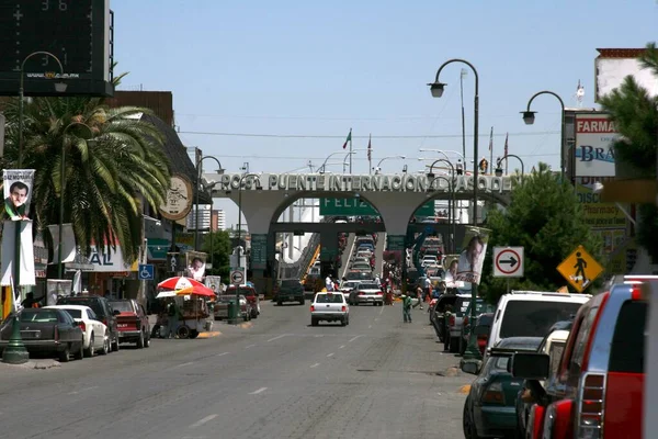 メキシコのフアレスから米国テキサス州エルパソへの国境 — ストック写真