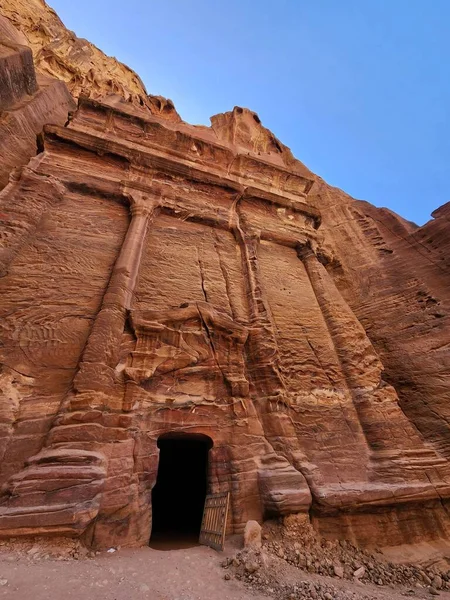 Entrada Para Uma Caverna Meio Deserto Petra Jordânia — Fotografia de Stock
