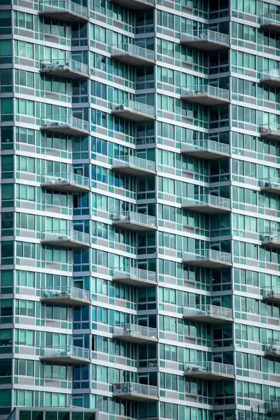 Eine Vertikale Aufnahme Eines Großen Modernen Glashochhauses New York — Stockfoto