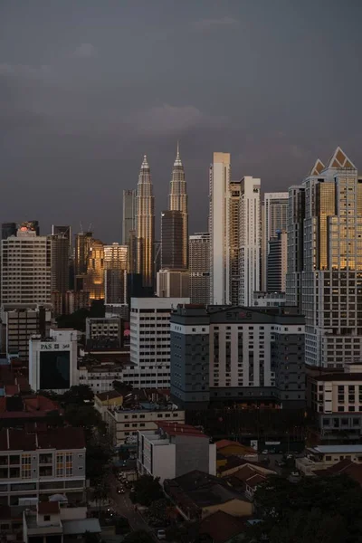 Plano Vertical Edificios Modernos Centro Kuala Lumpur — Foto de Stock