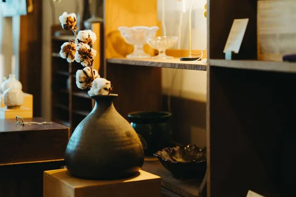 Close Móveis Madeira Pote Japonês Loja Cerâmica Japonesa — Fotografia de Stock