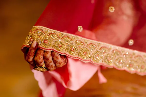 Όμορφη Ινδική Νύφη Παραδοσιακή Ενδυμασία Γάμου Των Υστέρων Lehnga Νυφικά — Φωτογραφία Αρχείου