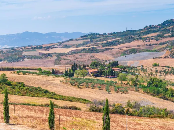 小さな村とトスカーナの風景 イタリア — ストック写真