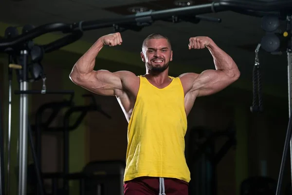 Portrait Healthy Young Caucasian Man Posing Gym Flexing His Muscles — Stock Photo, Image