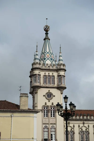 Una Vertical Del Ayuntamiento Sintra Día Soleado Con Cielo Nublado —  Fotos de Stock