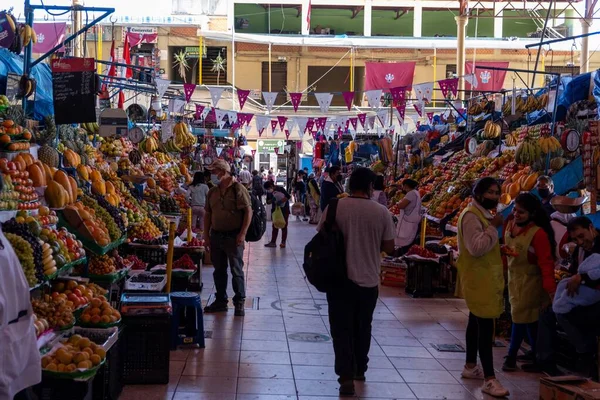 Egy Gyönyörű Kép Emberekről Akik Perui Arequipa Ban Vásárolnak — Stock Fotó
