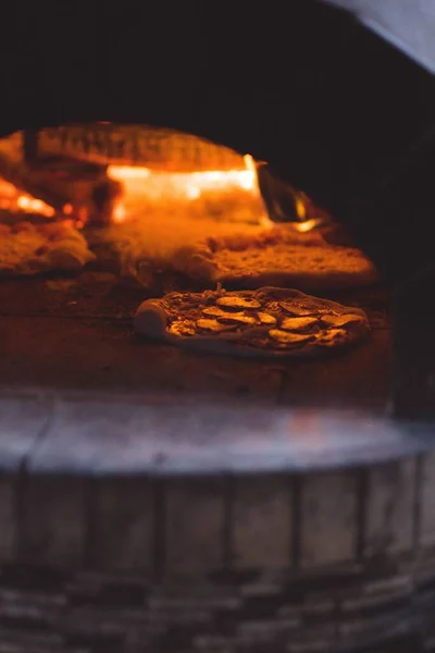 Closeup Pizza Background Fire Oven — Stock Photo, Image