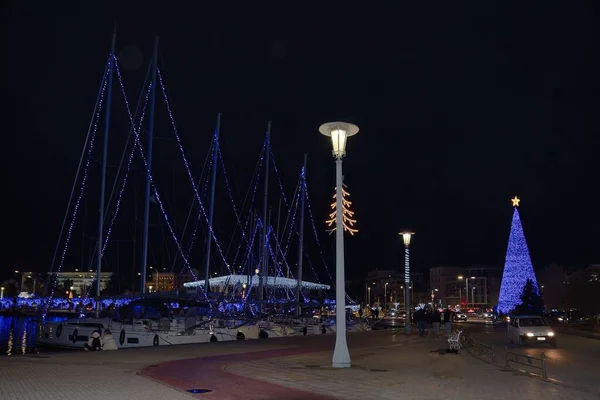 Christmas Atmosphere Urban Scenery Volos City Blue Lights Illuminating Streets — Stock Photo, Image