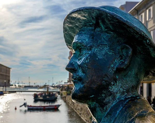 Shot Canal Grande Trieste Profile James Joyce Statue — Stock Photo, Image