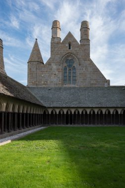 Mont Saint Michelle Manastırı 'nın bahçesinin ayrıntıları.