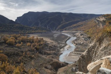 Montrebei Kanyonu 'ndaki manzara Katalonya' daki kuraklık dönemini gösteriyor.
