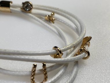 Lüks altın ve elmas mücevher yakın plan