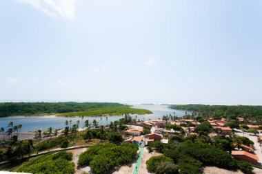 Preguica yukarıda da görüleceği Barreirinhas, Lencois Maranhenses, Maranhao, Brezilya Nehri