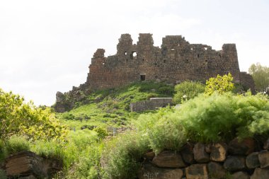 Ermenistan 'daki Ortaçağ Kalesi Manzarası