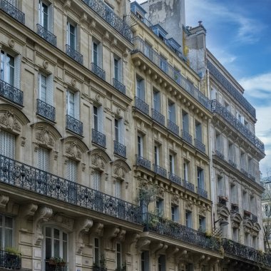 Paris, güzel binalar, 4. Henry Bulvarı Fransız başkentinin 4. Bölgesi.