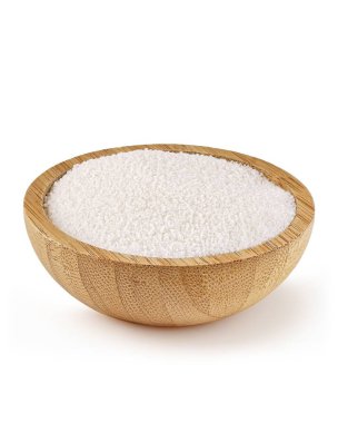 Ahşap yüzeye yerleştirilmiş beyaz tuz dolu beyaz kase.