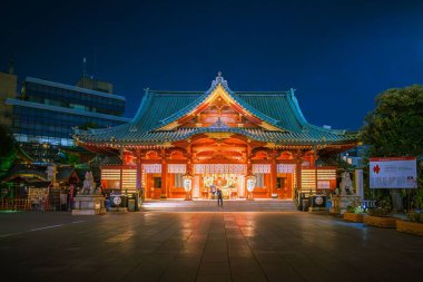 Geleneksel Japon Shinto Tapınağının Gece Dış Yüzeyi