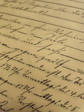 El yazısıyla yazılmış Siyah El Yazısı Senaryoyla Antik Kağıdın Yakın Çekimi